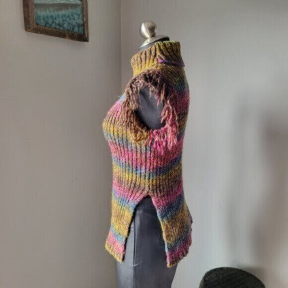 DEX - Knit Fringe  Sweater Vest  Small - Picture 9 of 11